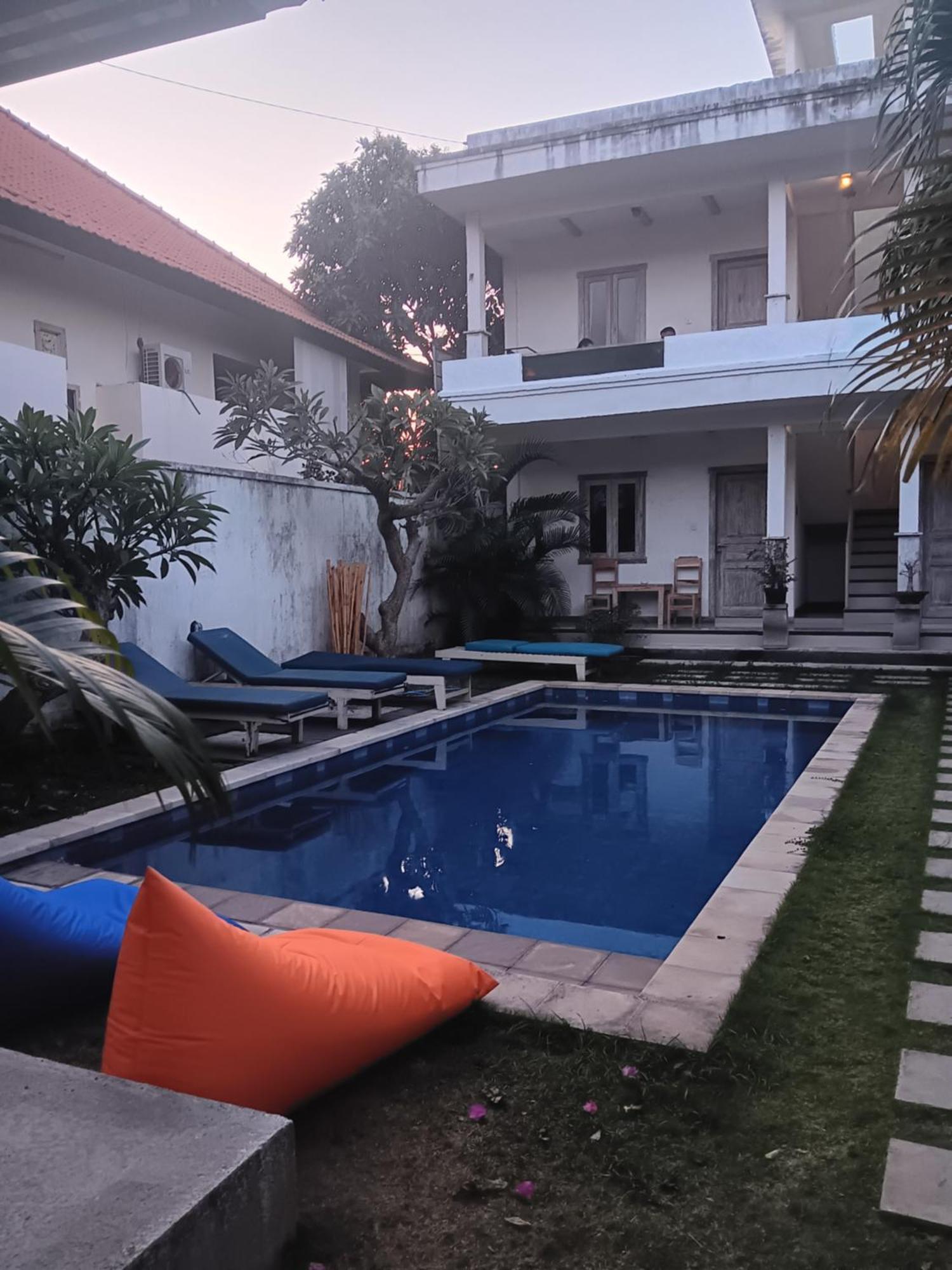 Adore Guesthouse Amed  Ngoại thất bức ảnh